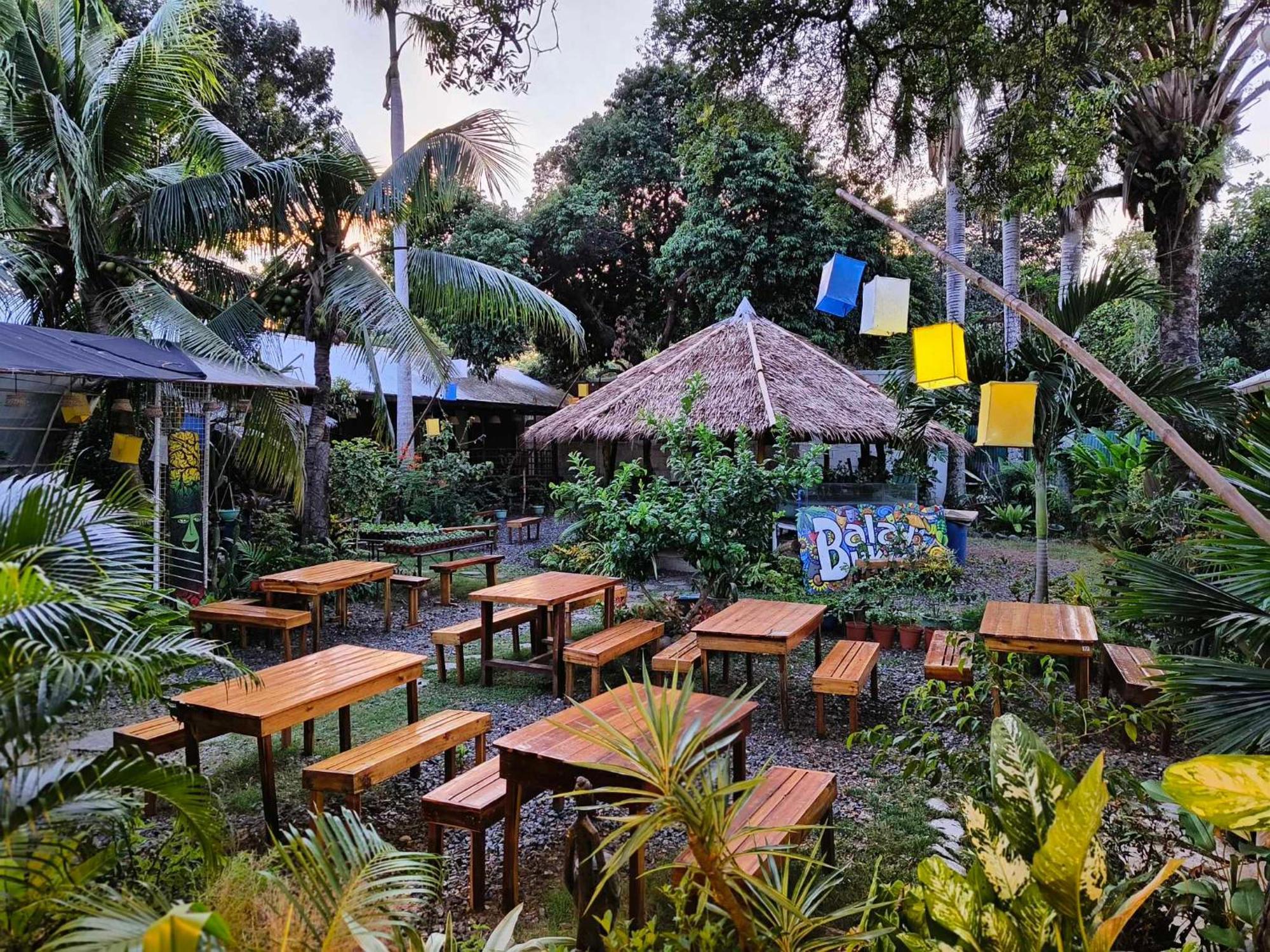 Lokal Hut Bed And Breakfast Puerto Princesa Εξωτερικό φωτογραφία