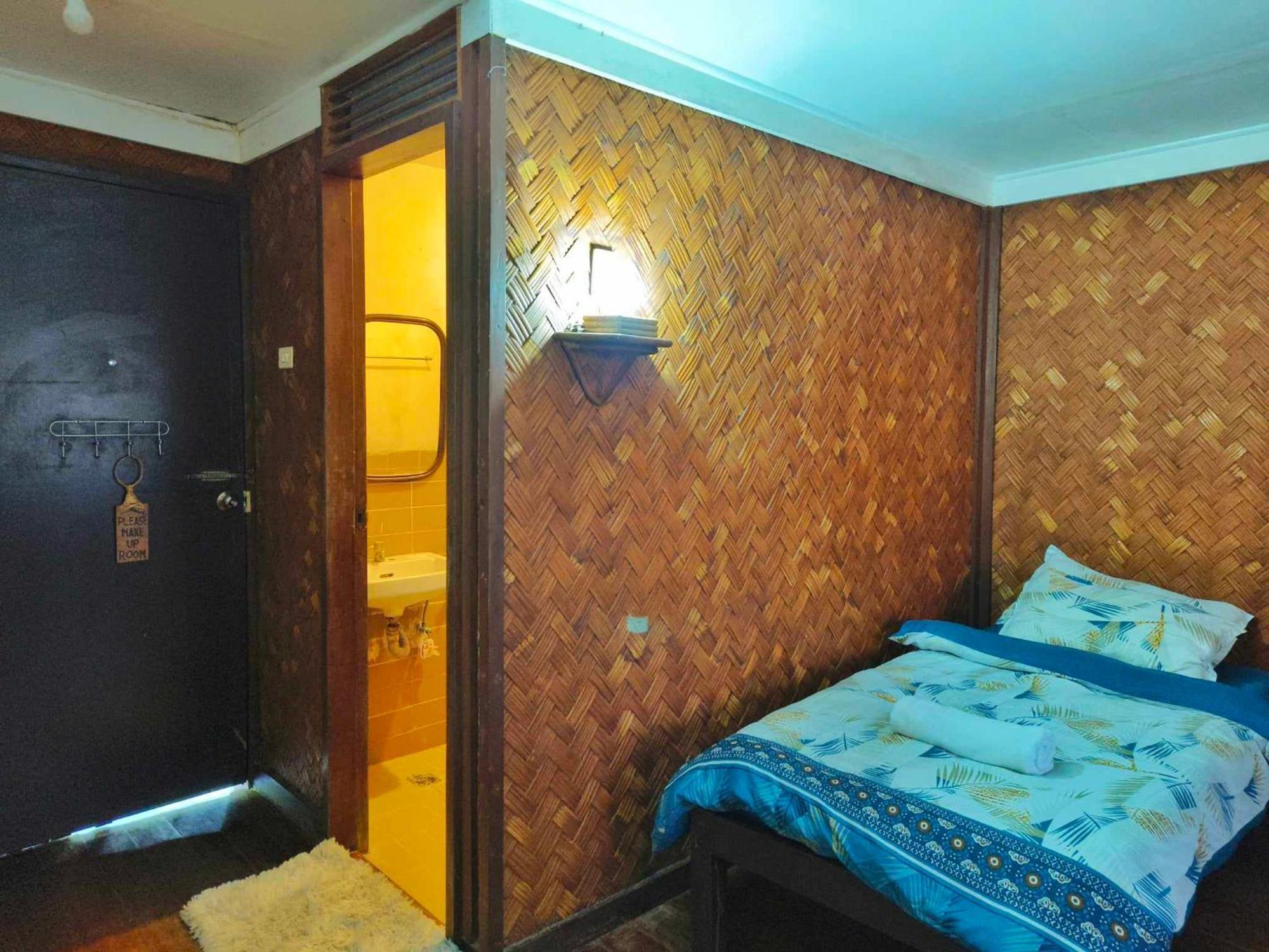 Lokal Hut Bed And Breakfast Puerto Princesa Εξωτερικό φωτογραφία