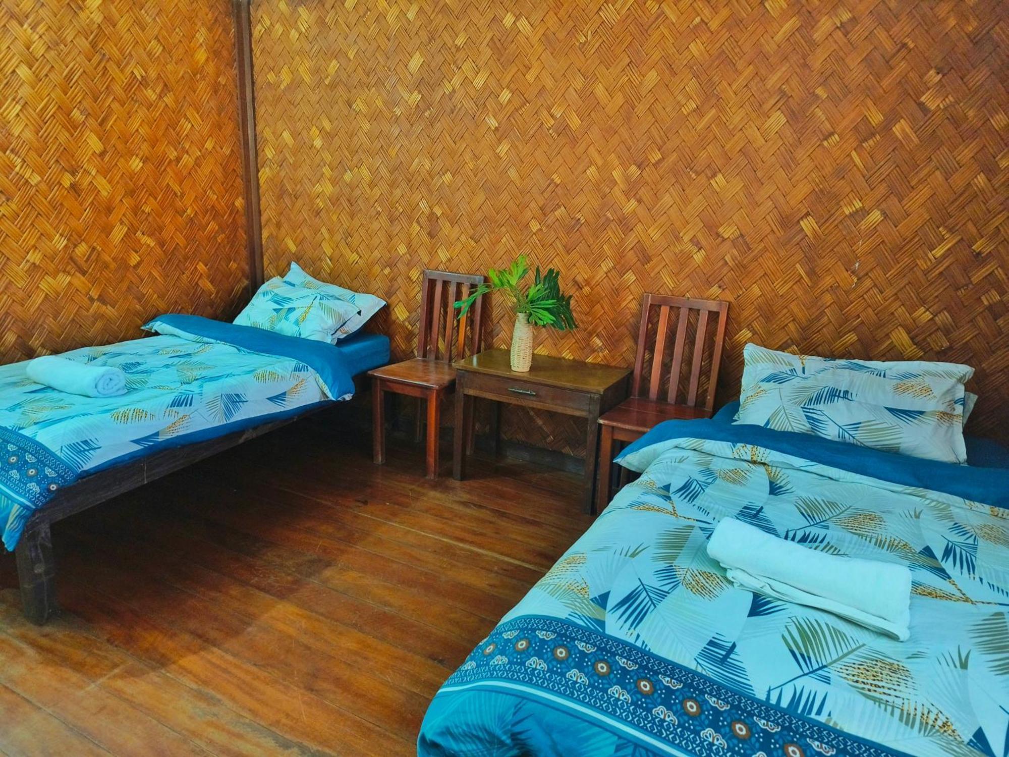 Lokal Hut Bed And Breakfast Puerto Princesa Εξωτερικό φωτογραφία