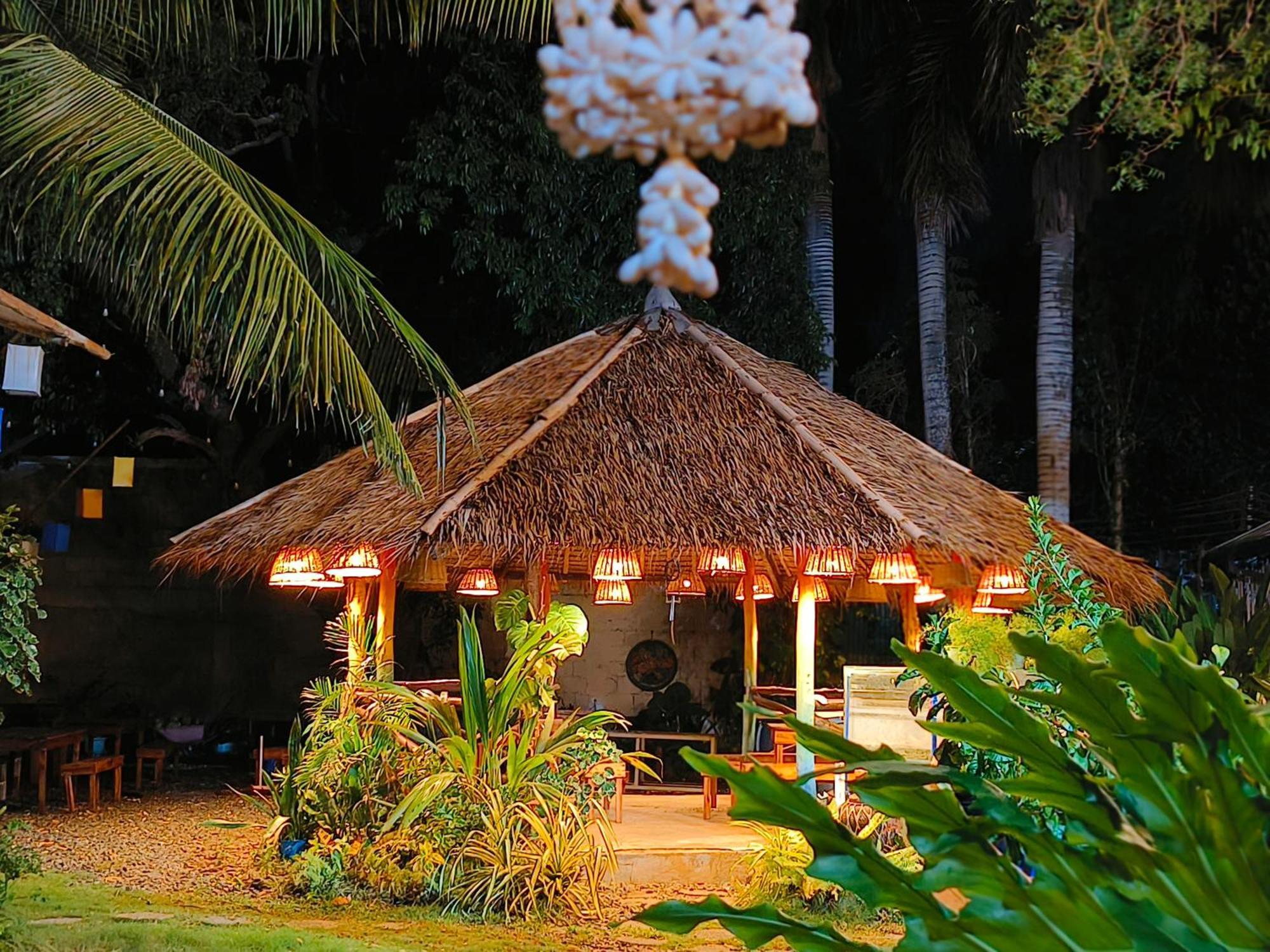 Lokal Hut Bed And Breakfast Puerto Princesa Εξωτερικό φωτογραφία