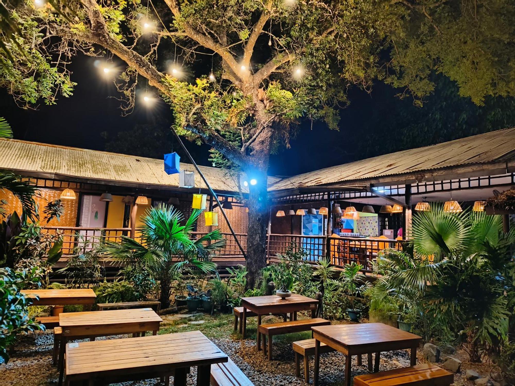 Lokal Hut Bed And Breakfast Puerto Princesa Εξωτερικό φωτογραφία