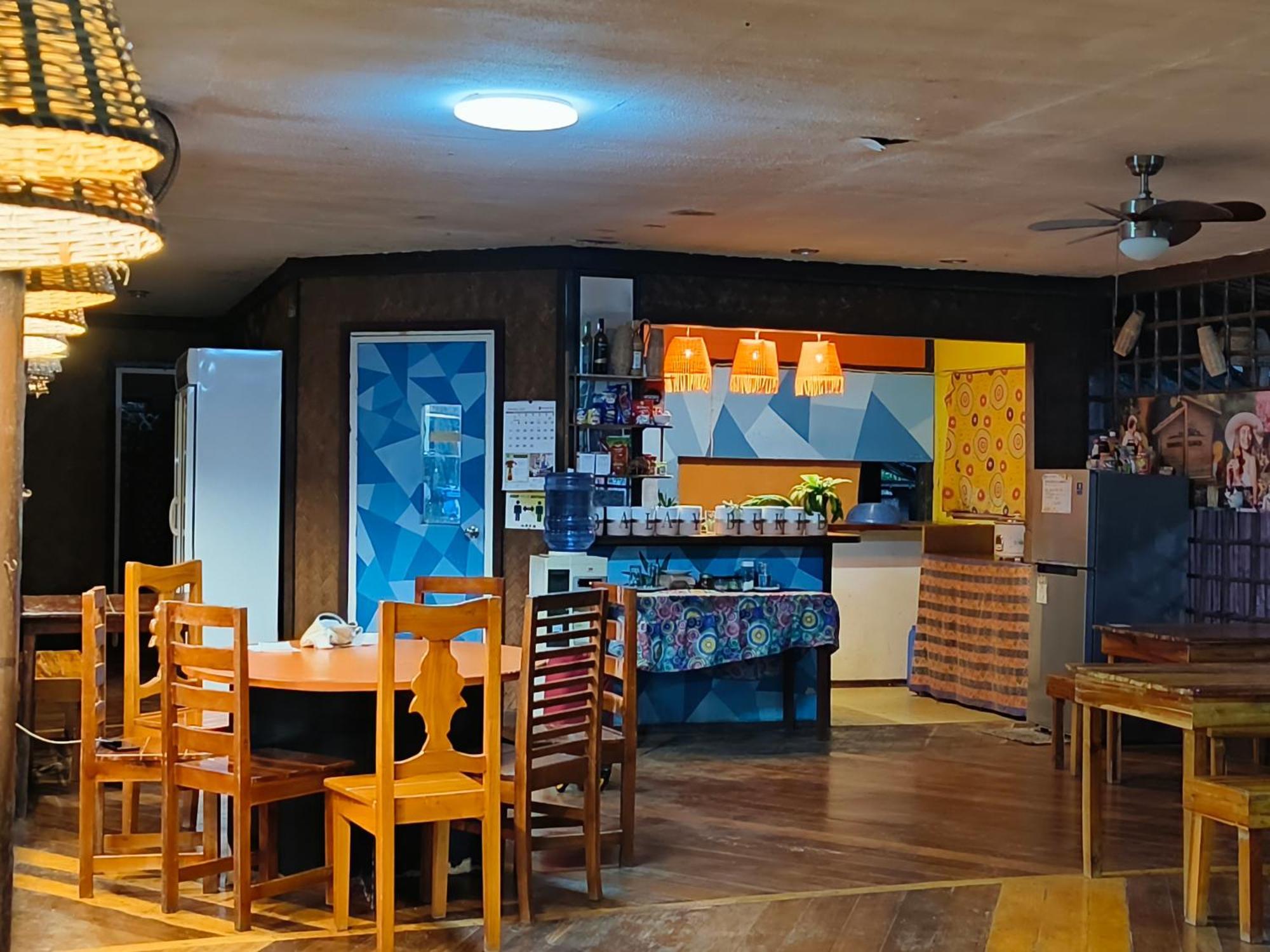 Lokal Hut Bed And Breakfast Puerto Princesa Εξωτερικό φωτογραφία