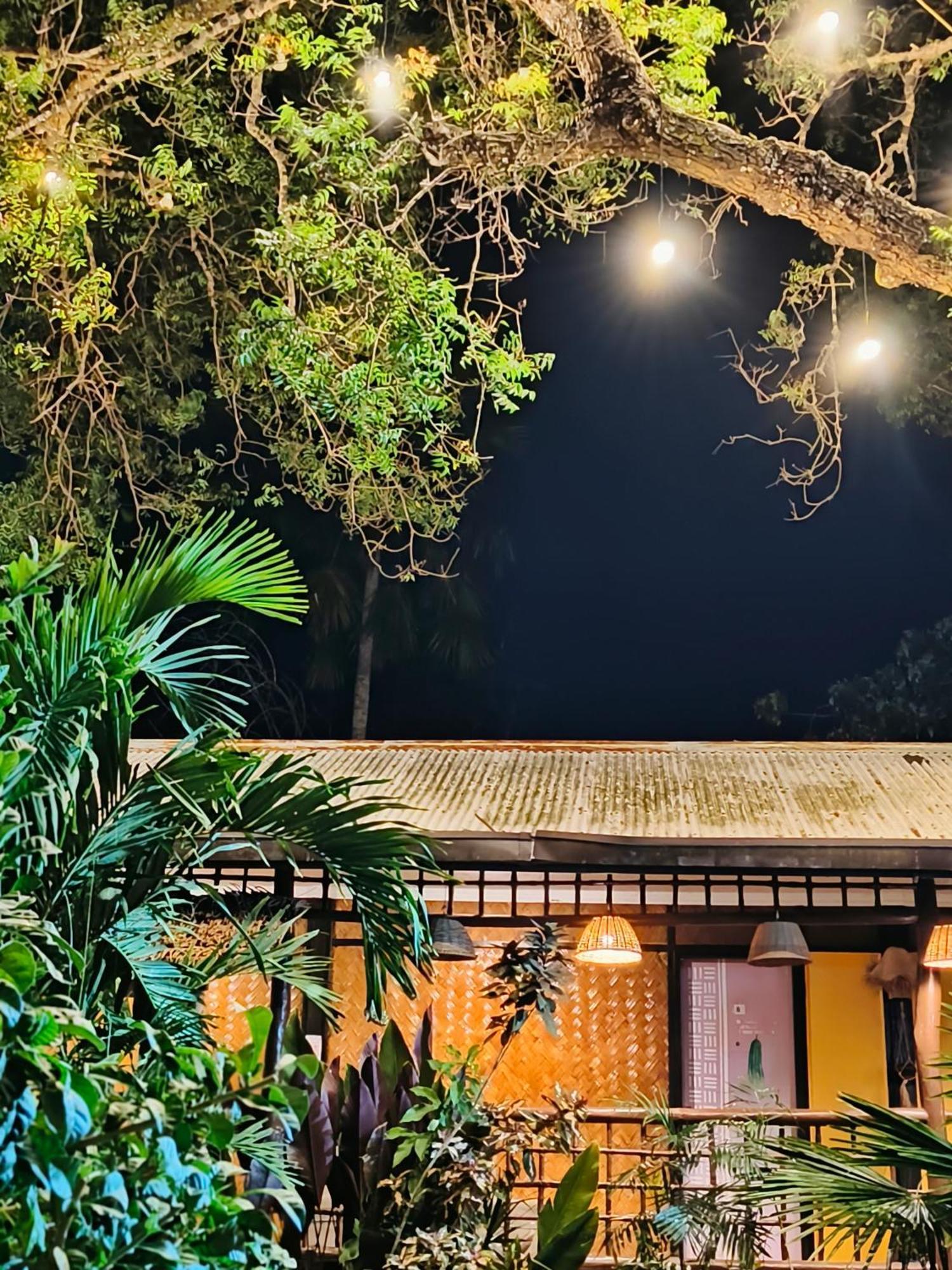 Lokal Hut Bed And Breakfast Puerto Princesa Εξωτερικό φωτογραφία