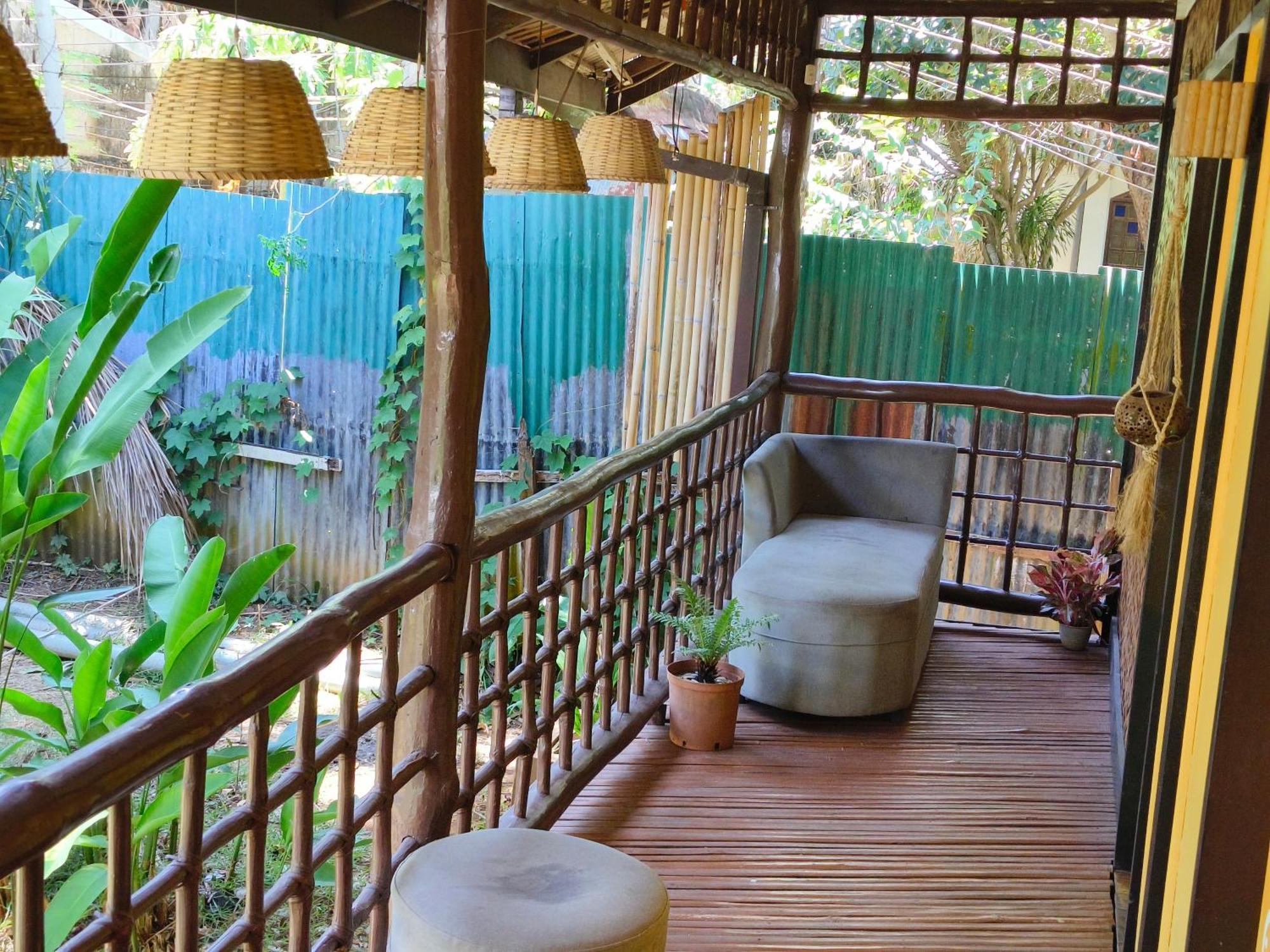 Lokal Hut Bed And Breakfast Puerto Princesa Εξωτερικό φωτογραφία