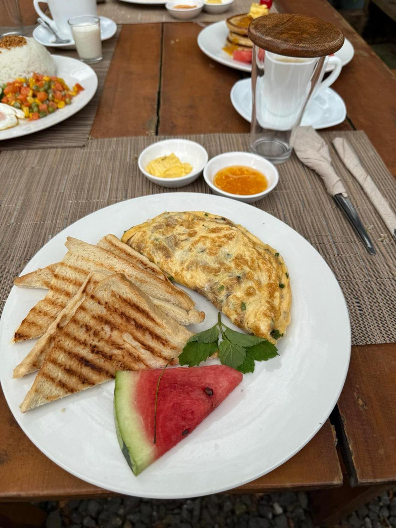 Lokal Hut Bed And Breakfast Puerto Princesa Εξωτερικό φωτογραφία