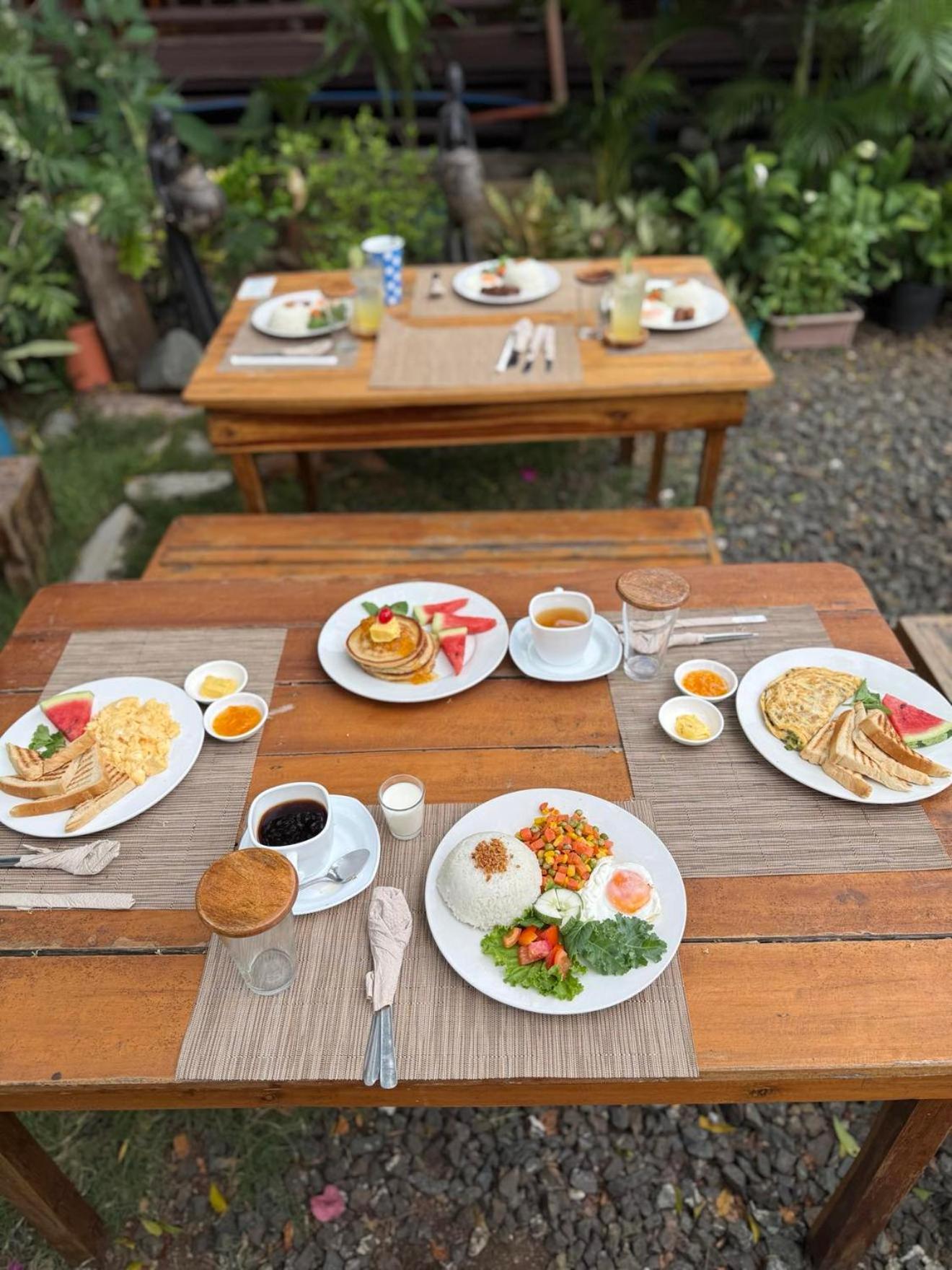 Lokal Hut Bed And Breakfast Puerto Princesa Εξωτερικό φωτογραφία