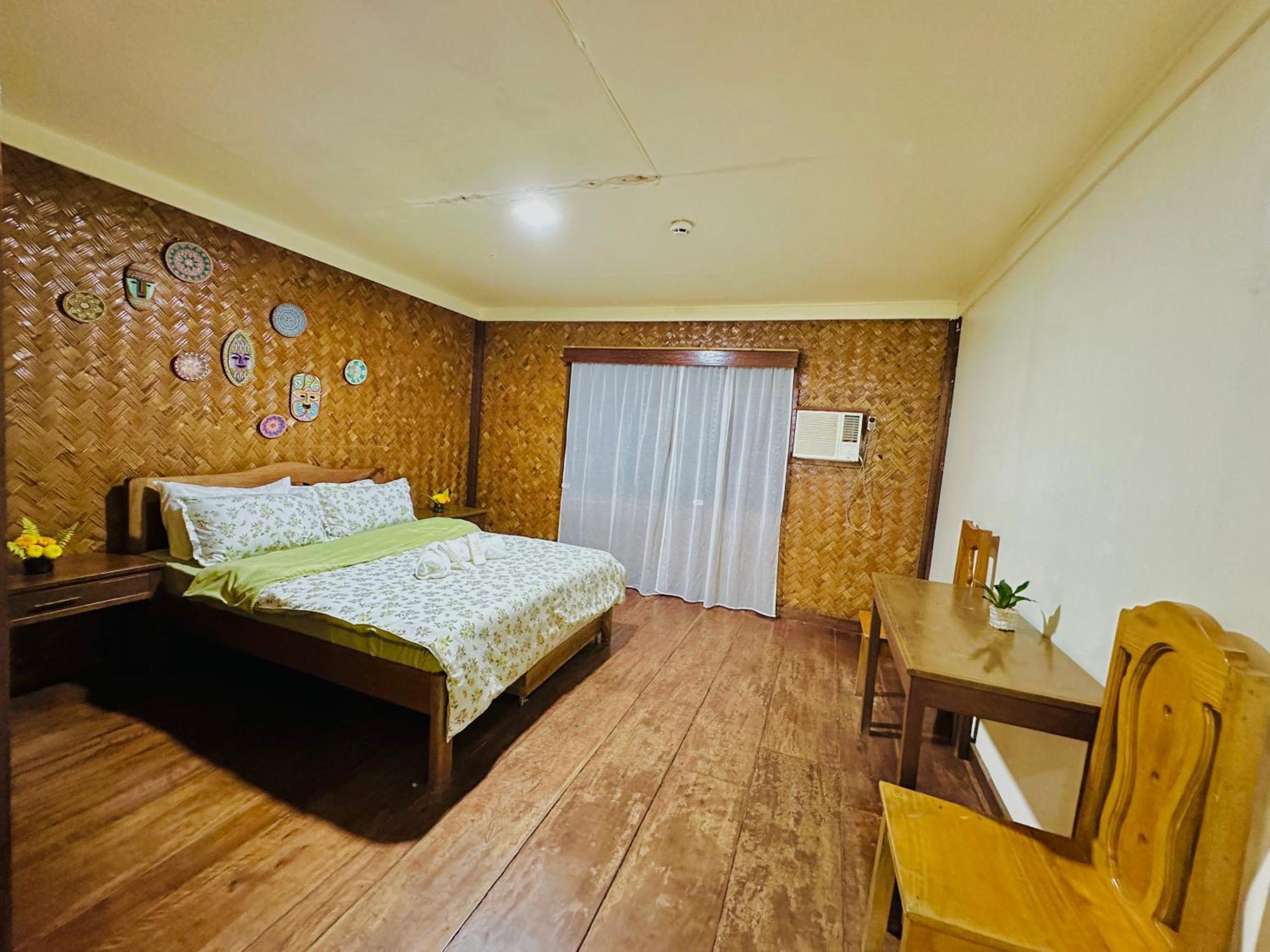 Lokal Hut Bed And Breakfast Puerto Princesa Εξωτερικό φωτογραφία